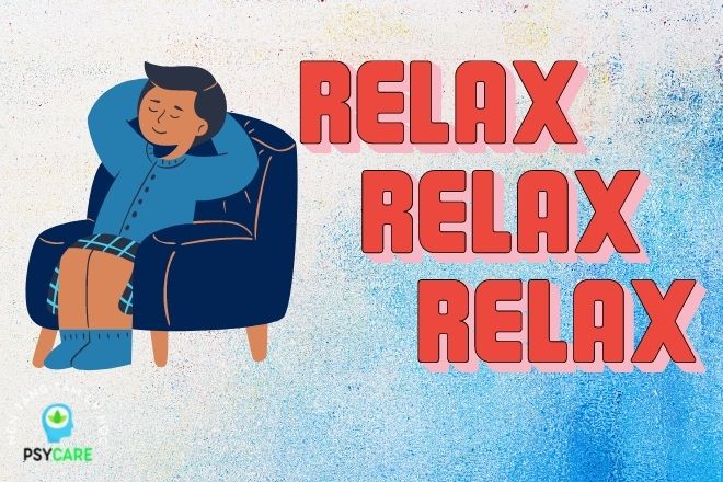 12 cách giảm stress trong học tập và giải tỏa áp lực điểm số 7 cô gái ngồi sofa thư giãn